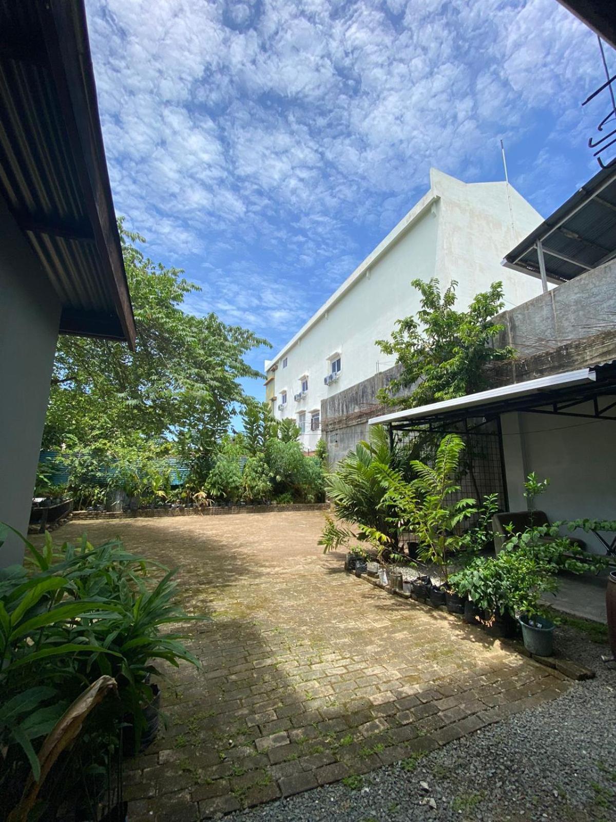 Innbox Hostel Sorong Exterior foto