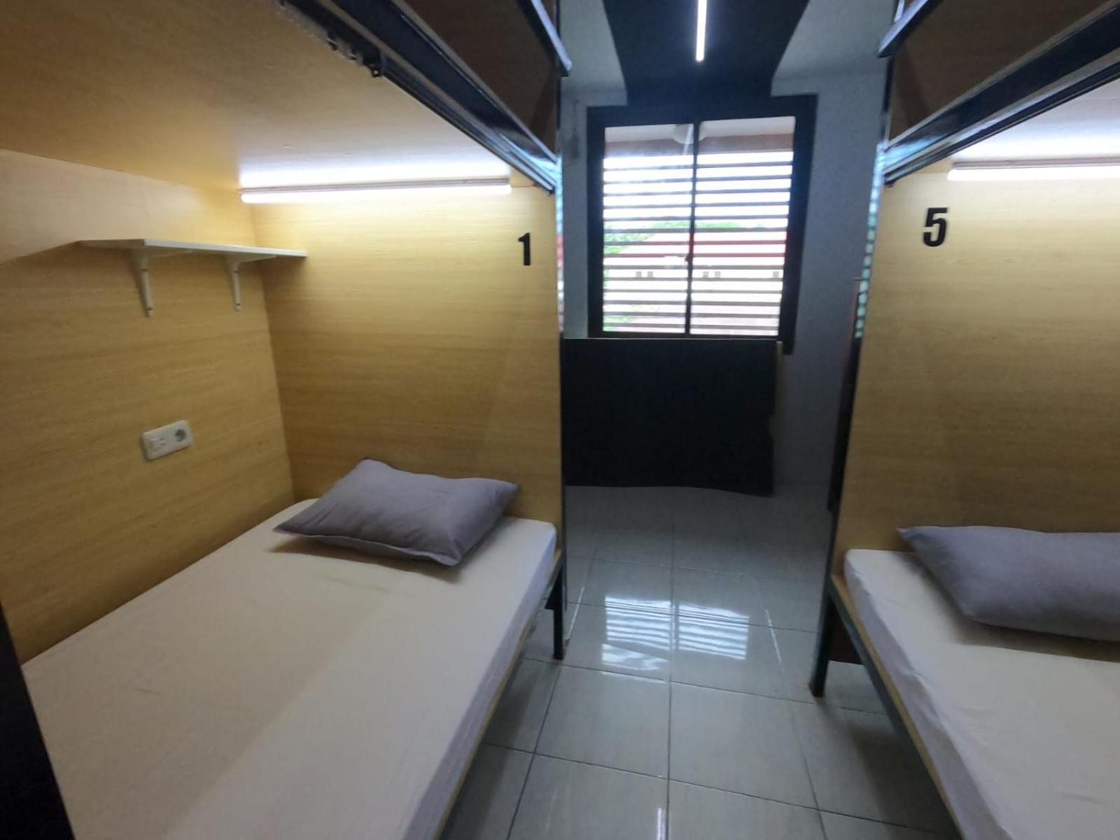 Innbox Hostel Sorong Exterior foto